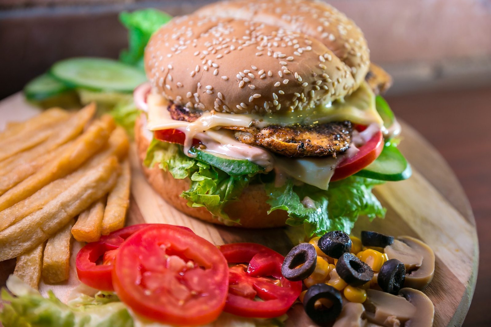 Fast food faz mal? saiba os motivos para diminuir o seu consumo.